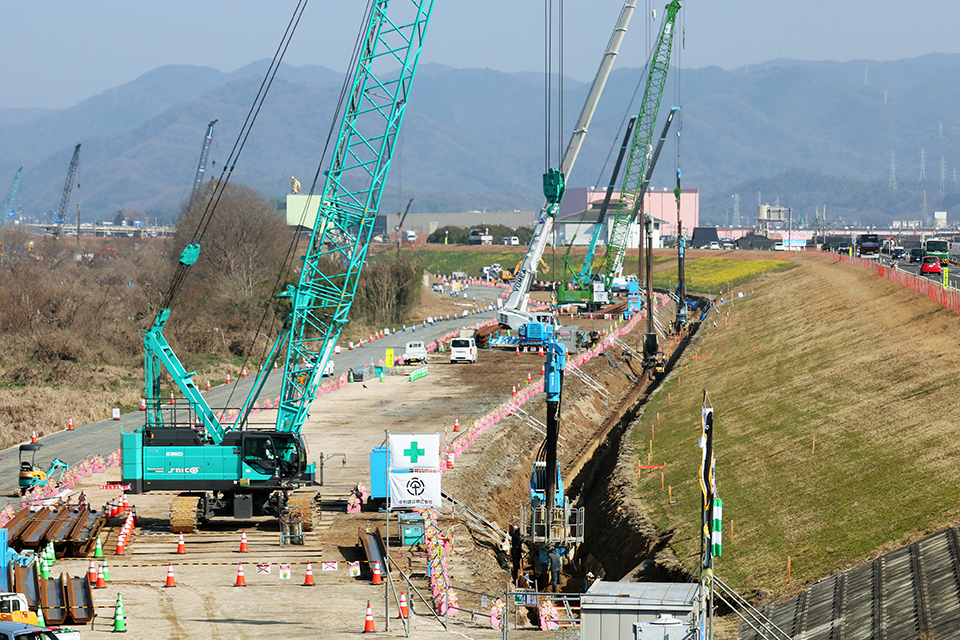 Case1 高梁川中原地区災害復旧工事の様子